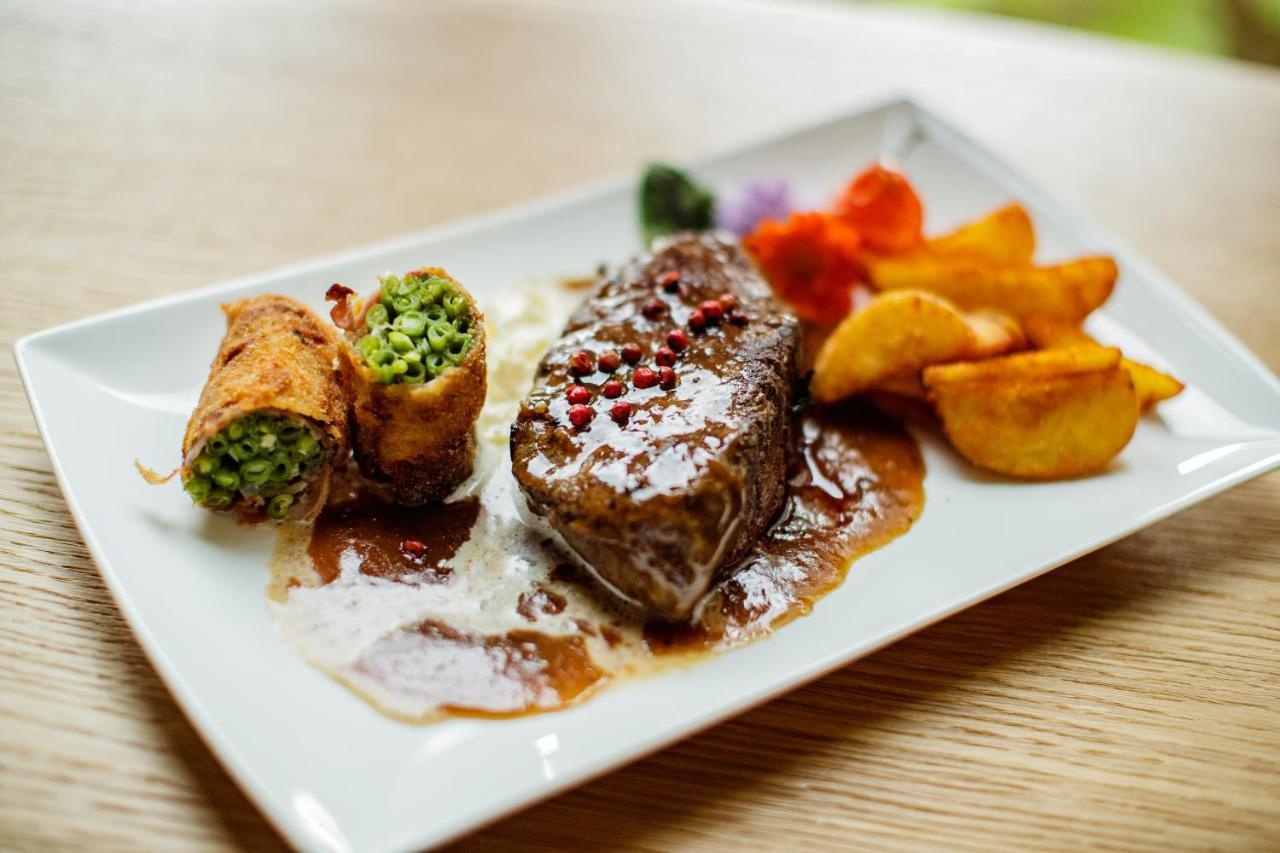 Hotel-Restaurant Allmer Weiz Exterior photo